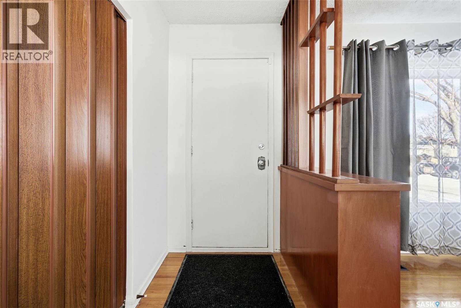 3213 Patricia Avenue, Regina, Saskatchewan  S4R 3V8 - Photo 3 - SK026986