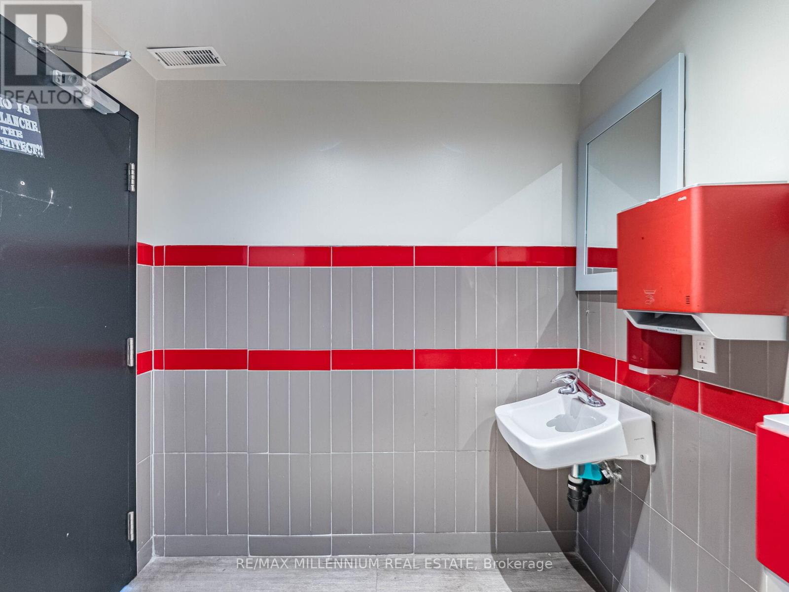 2905 Eglinton Avenue W, Mississauga, Ontario  L5M 6J3 - Photo 30 - W12704626