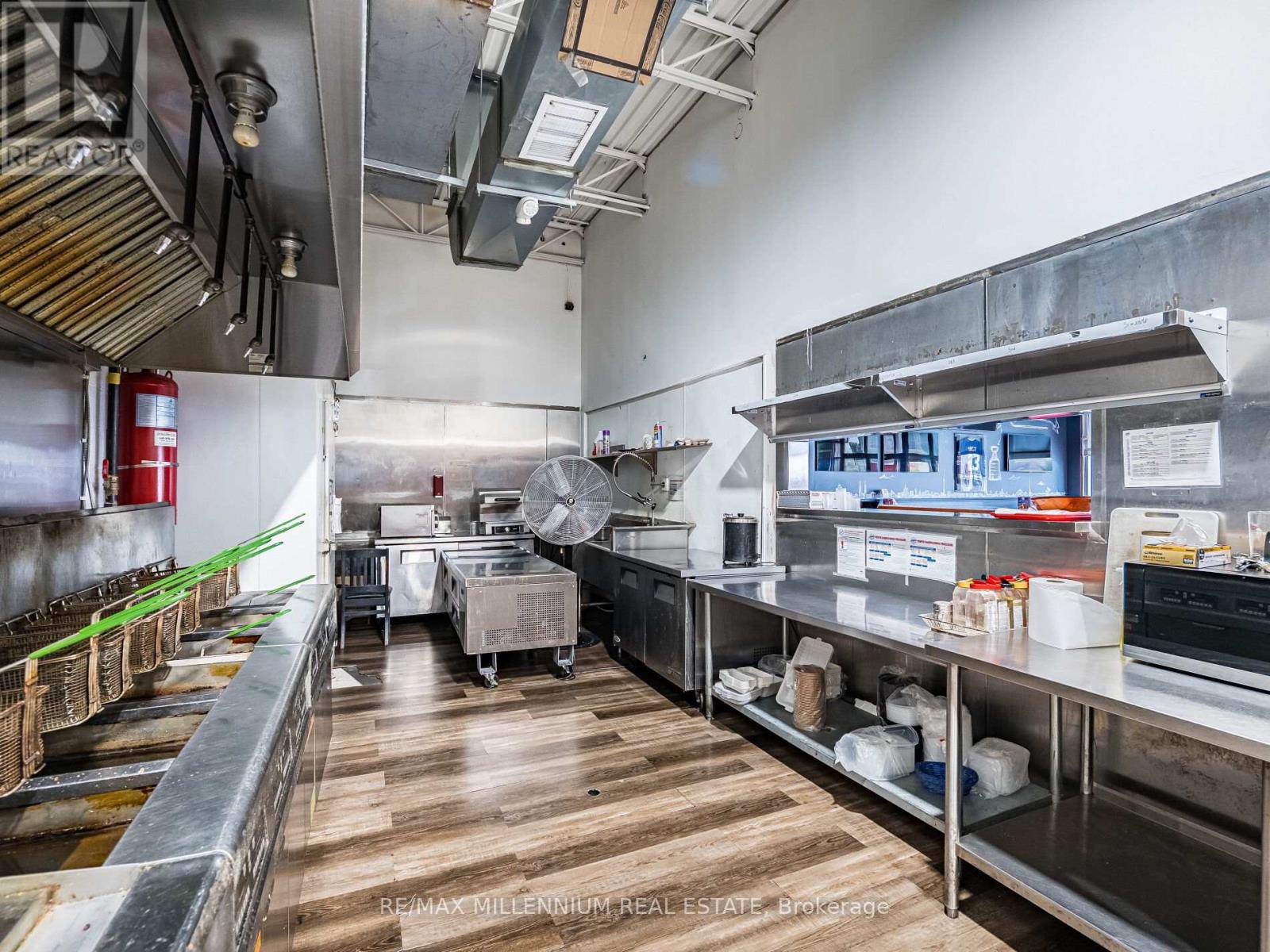 2905 Eglinton Avenue W, Mississauga, Ontario  L5M 6J3 - Photo 36 - W12704626