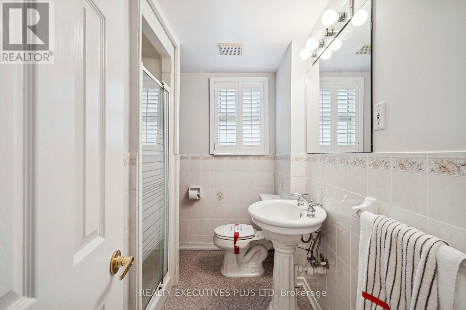 123 Jeffcoat Drive, Toronto, Ontario  M9W 3B9 - Photo 18 - W12704768