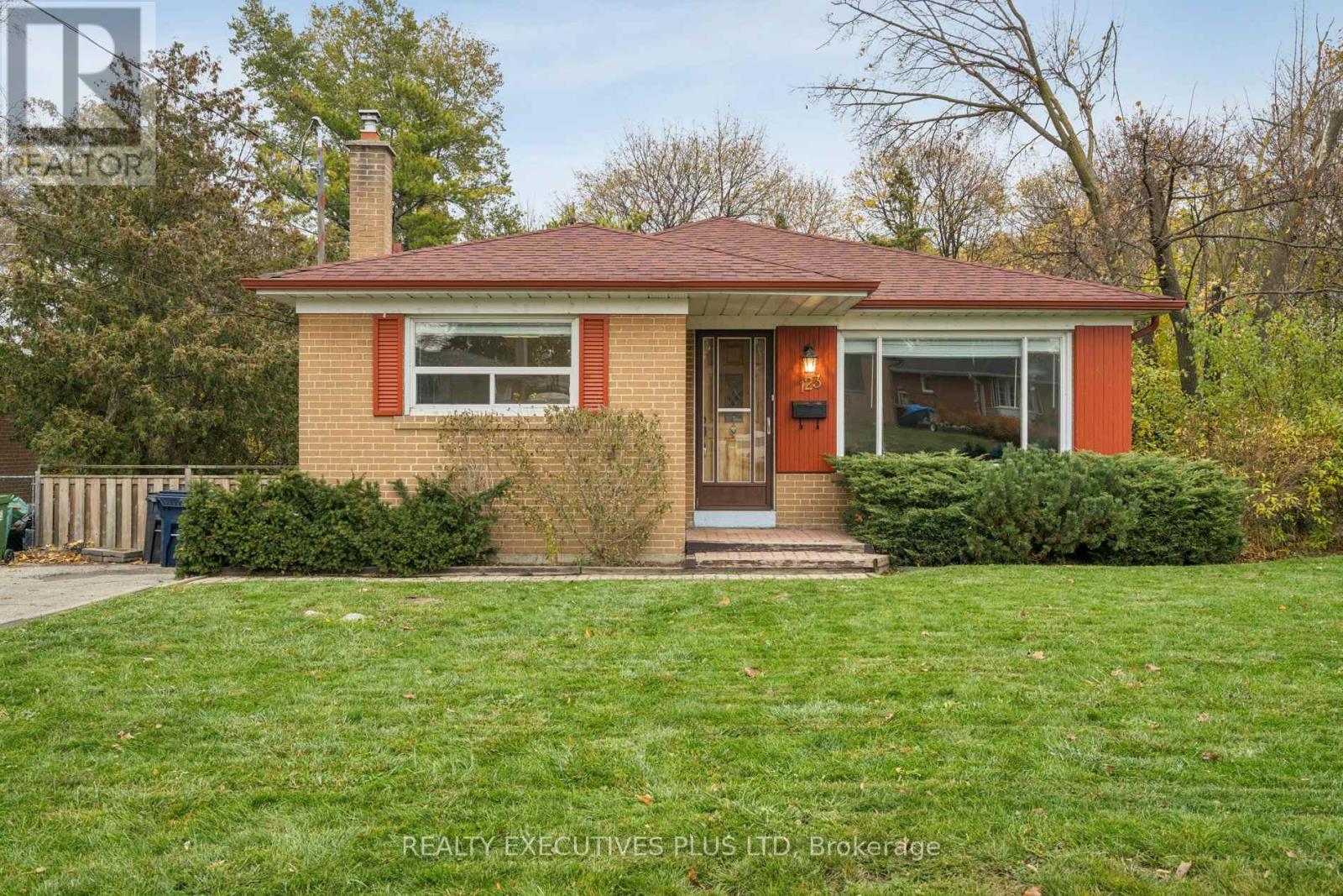 123 Jeffcoat Drive, Toronto, Ontario  M9W 3B9 - Photo 3 - W12704768