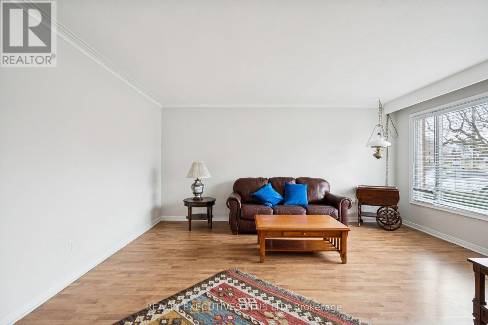 123 Jeffcoat Drive, Toronto, Ontario  M9W 3B9 - Photo 5 - W12704768