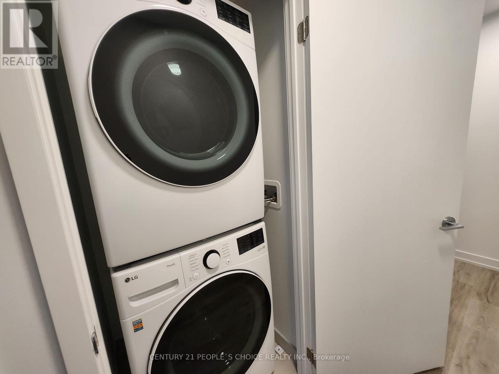 2510 - 395 Square One Drive, Mississauga, Ontario  L5B 0P6 - Photo 9 - W12704826