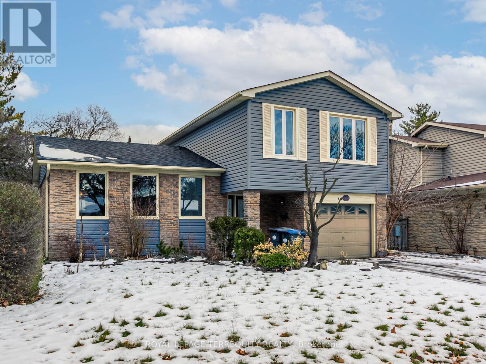 2619 Spruce Needle Drive, Mississauga, Ontario  L5L 1M8 - Photo 3 - W12704844