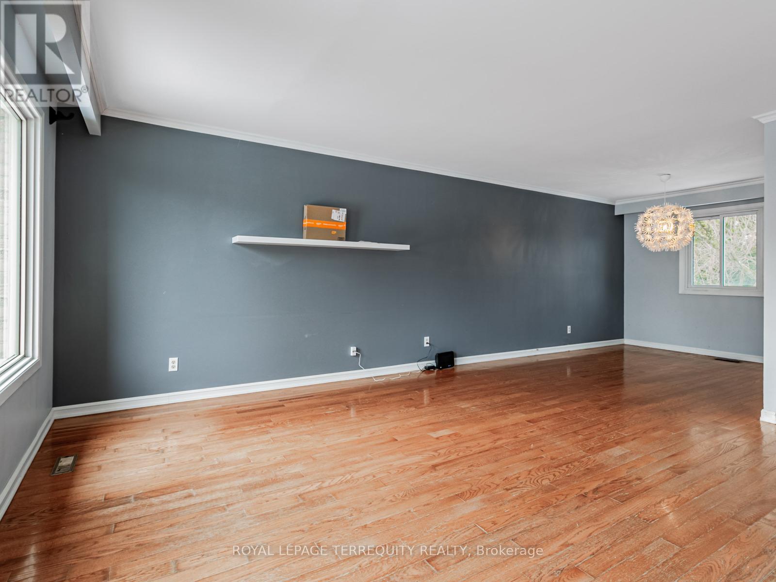 2619 Spruce Needle Drive, Mississauga, Ontario  L5L 1M8 - Photo 5 - W12704844