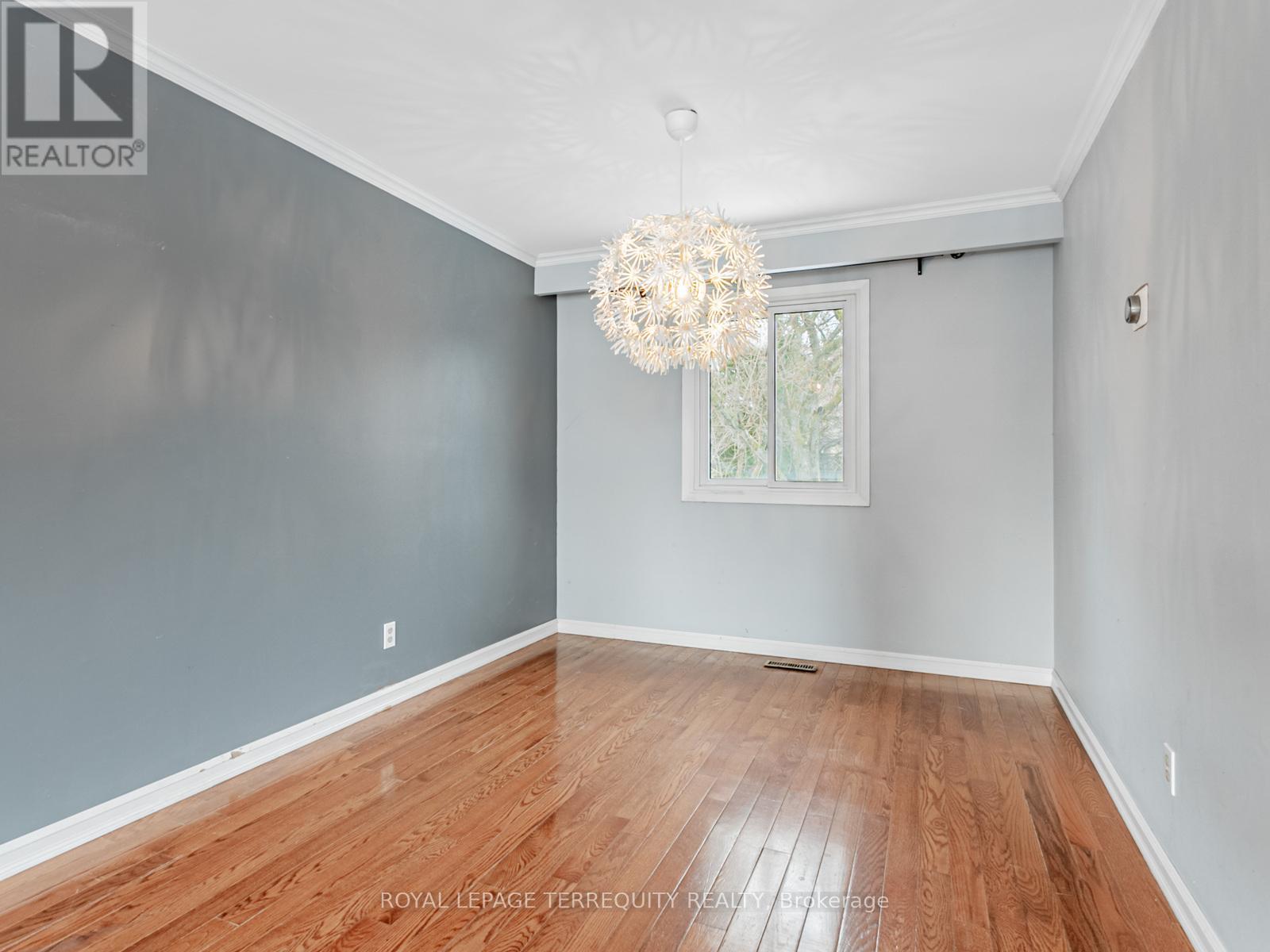 2619 Spruce Needle Drive, Mississauga, Ontario  L5L 1M8 - Photo 9 - W12704844