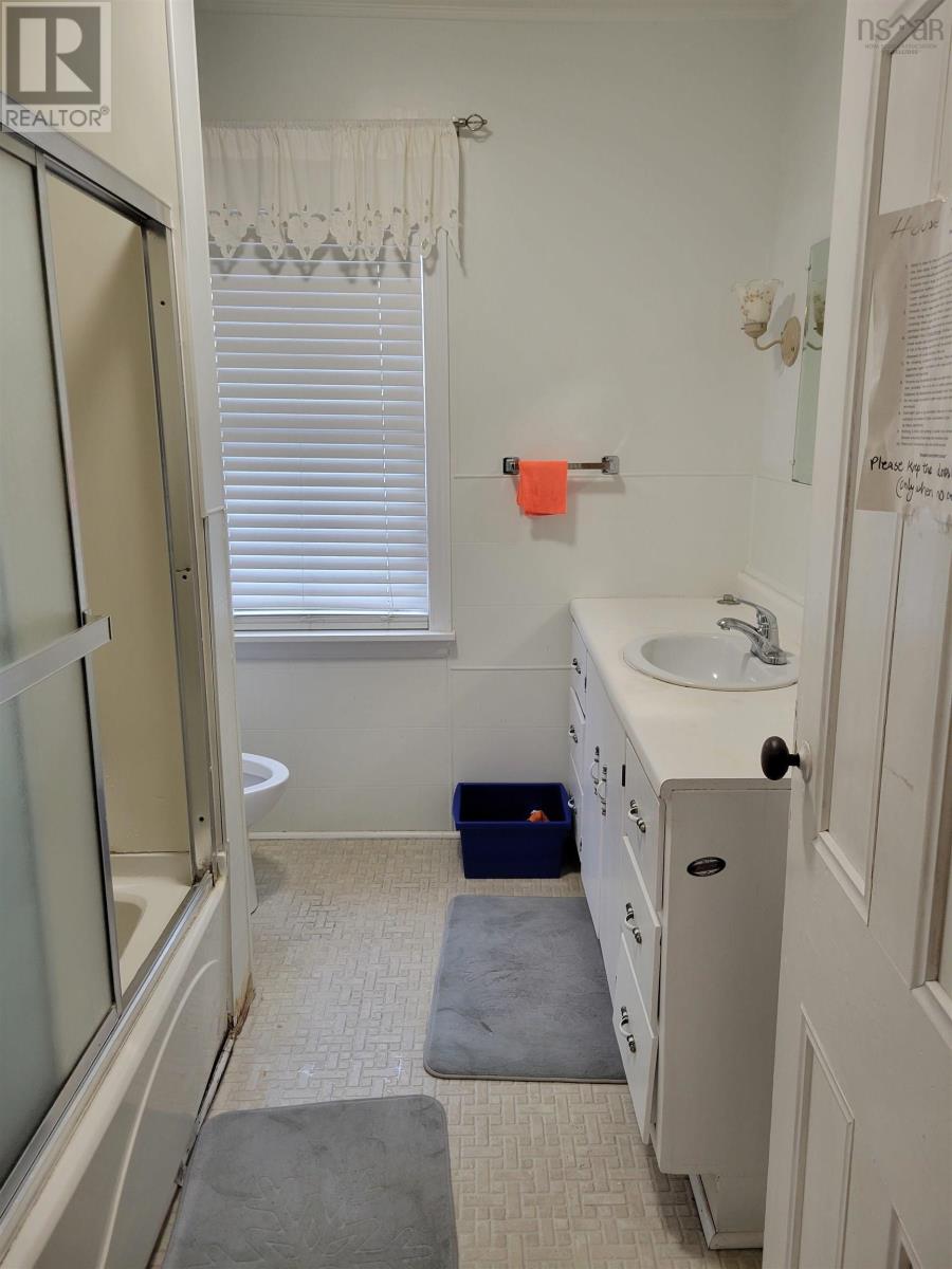 195 Rockdale Avenue, Sydney, Nova Scotia  B1P 1Z8 - Photo 8 - 202427394
