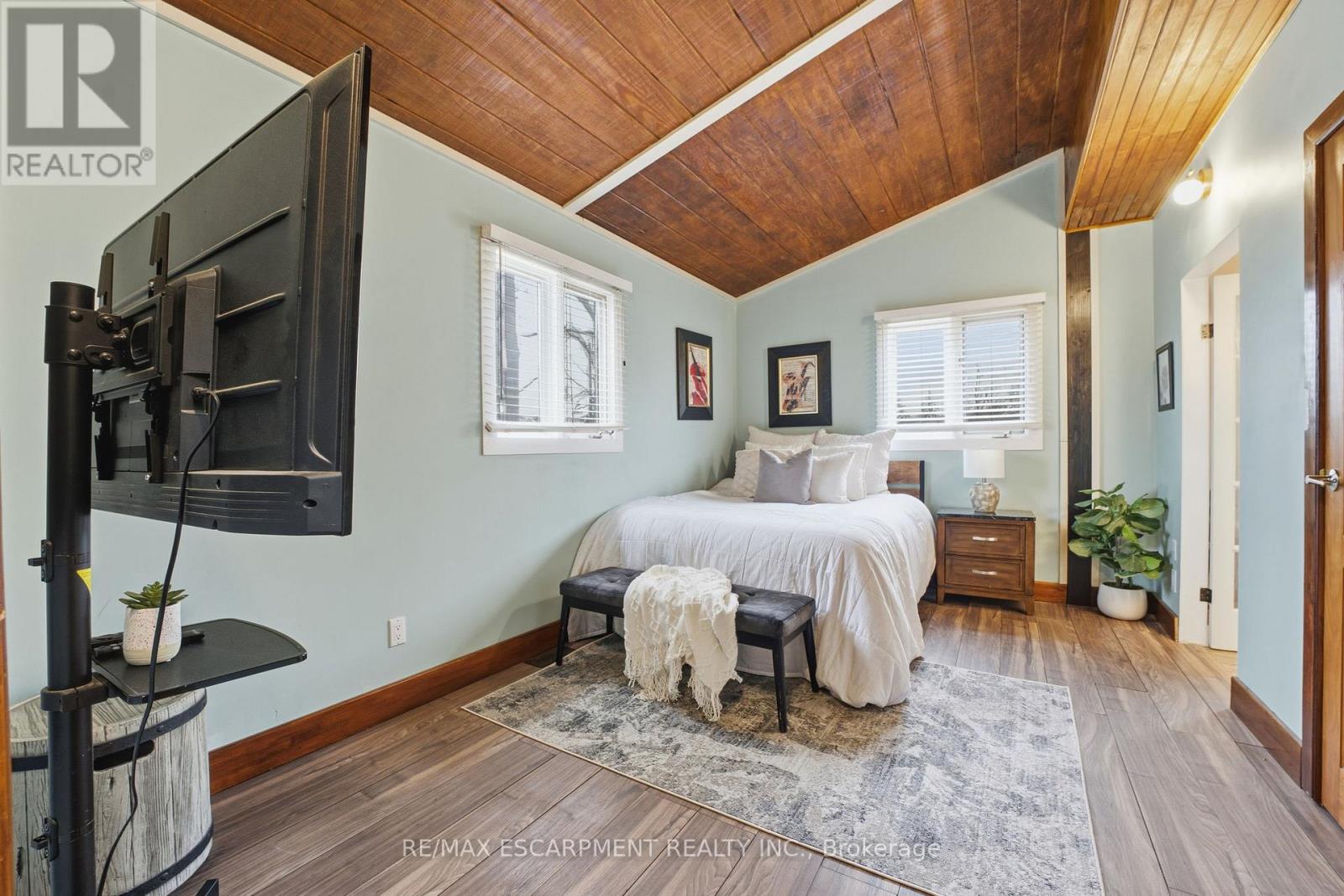 430 Winniett Street, Haldimand, Ontario  N3W 1E4 - Photo 12 - X12704718