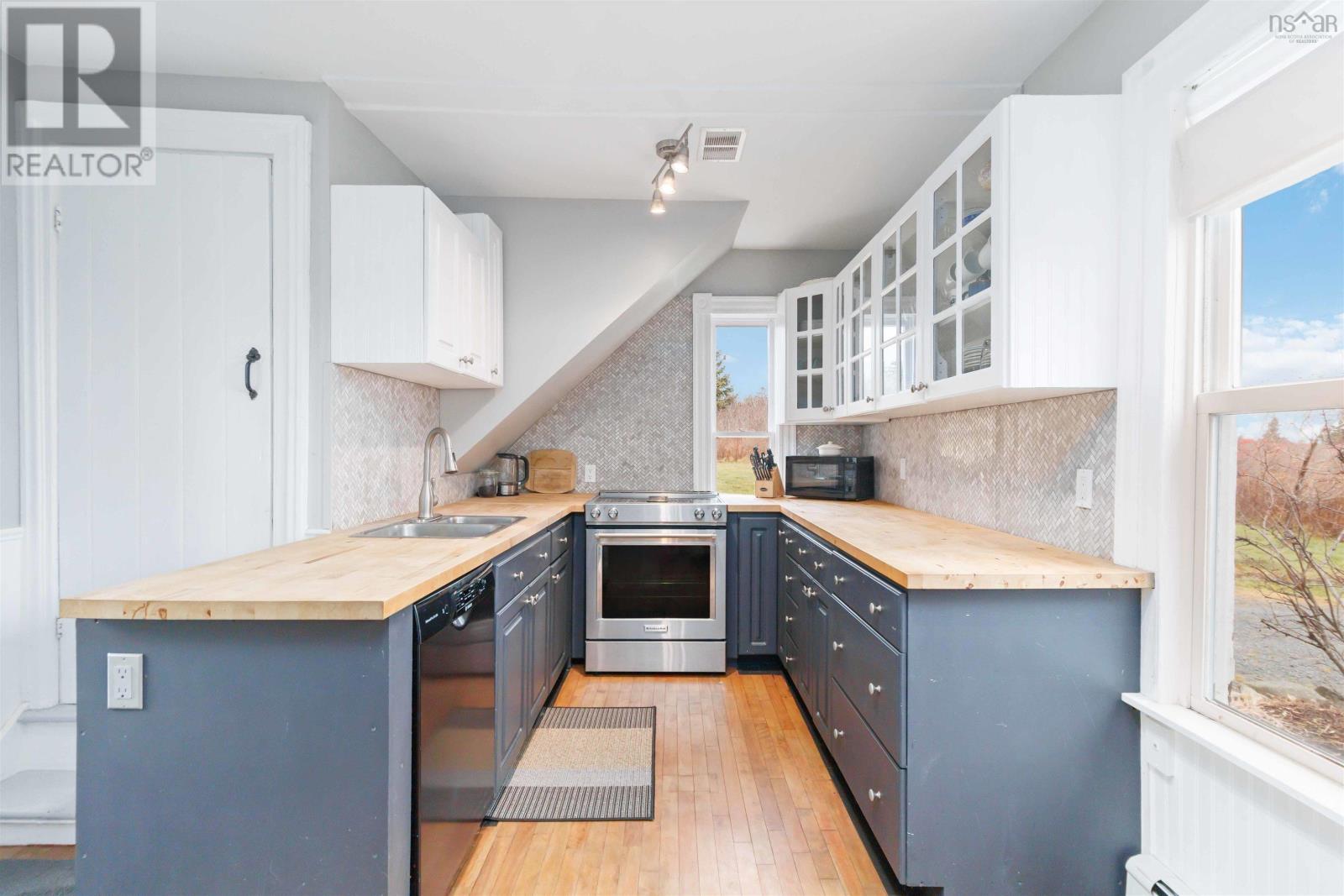 34 Lighthouse Road, Western Head, Nova Scotia  B0T 1K0 - Photo 10 - 202600952