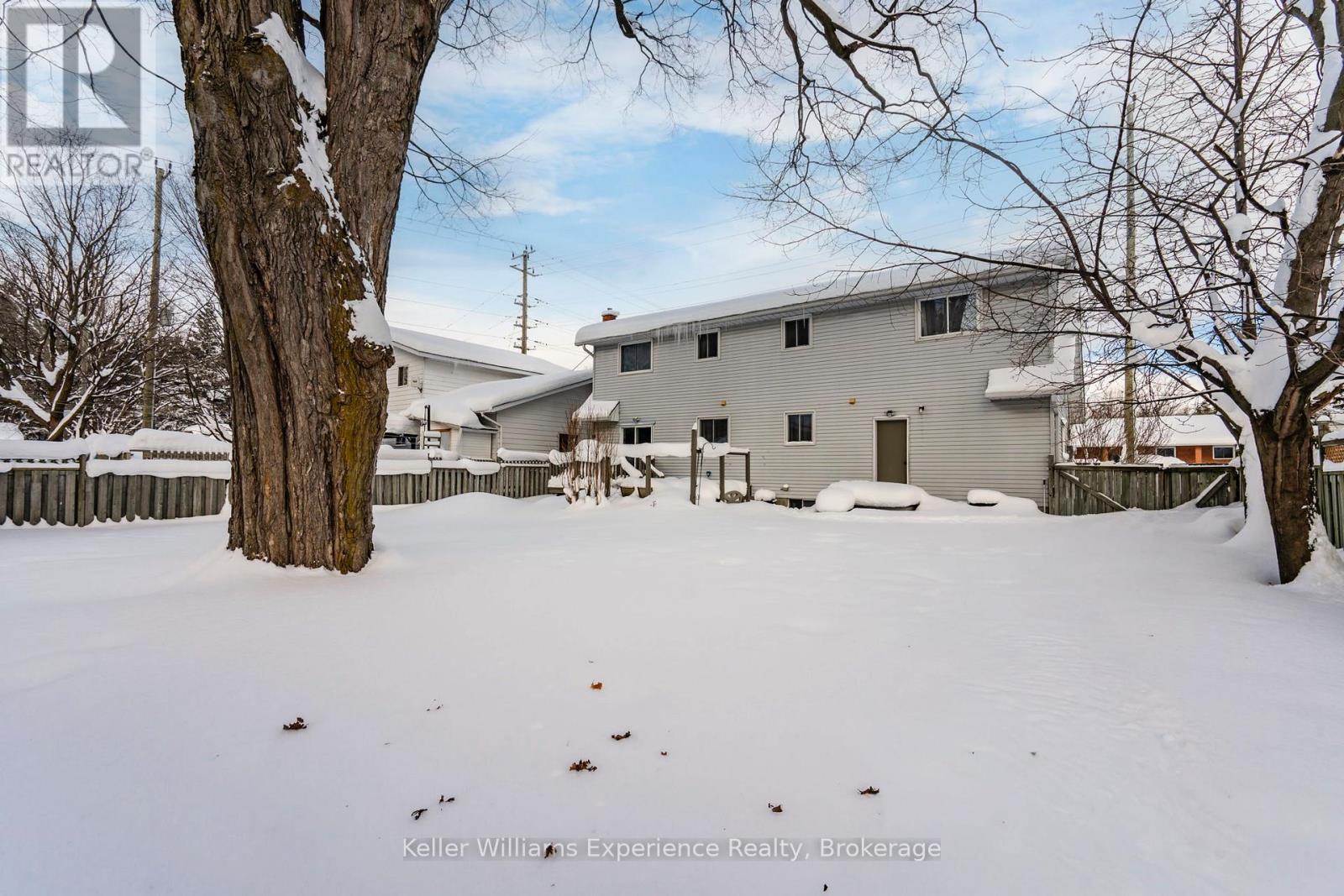 4 Dunlop Street, Penetanguishene, Ontario  L9M 1J2 - Photo 12 - S12704956