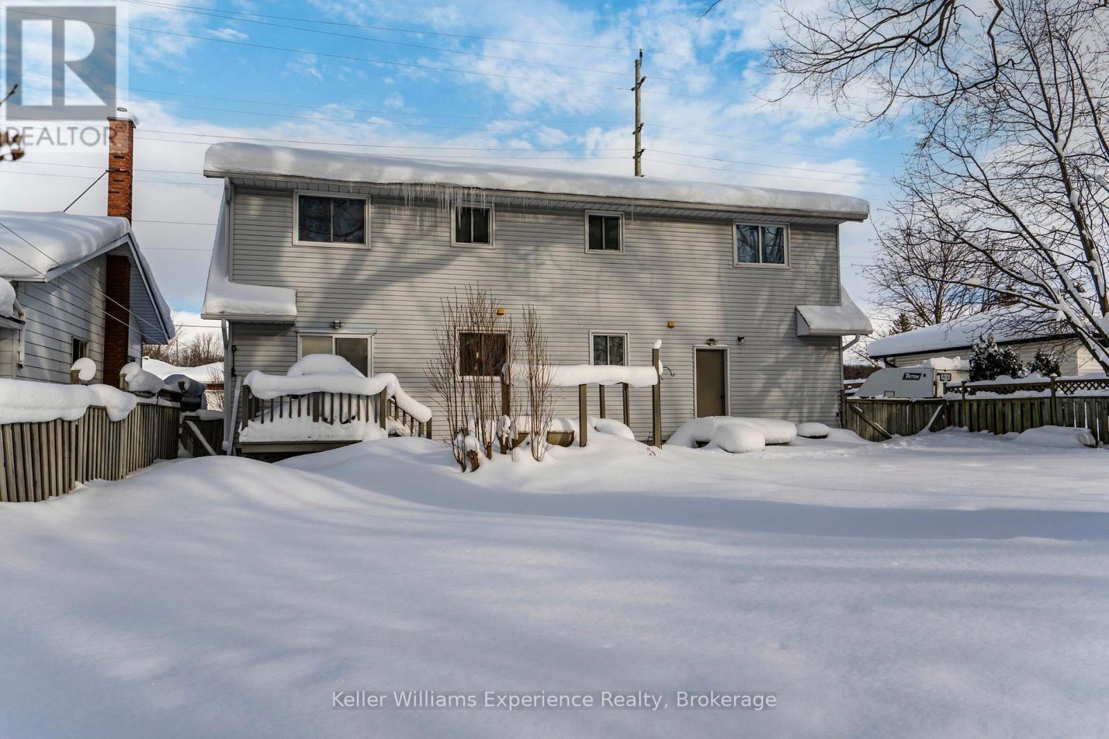 4 Dunlop Street, Penetanguishene, Ontario  L9M 1J2 - Photo 13 - S12704956