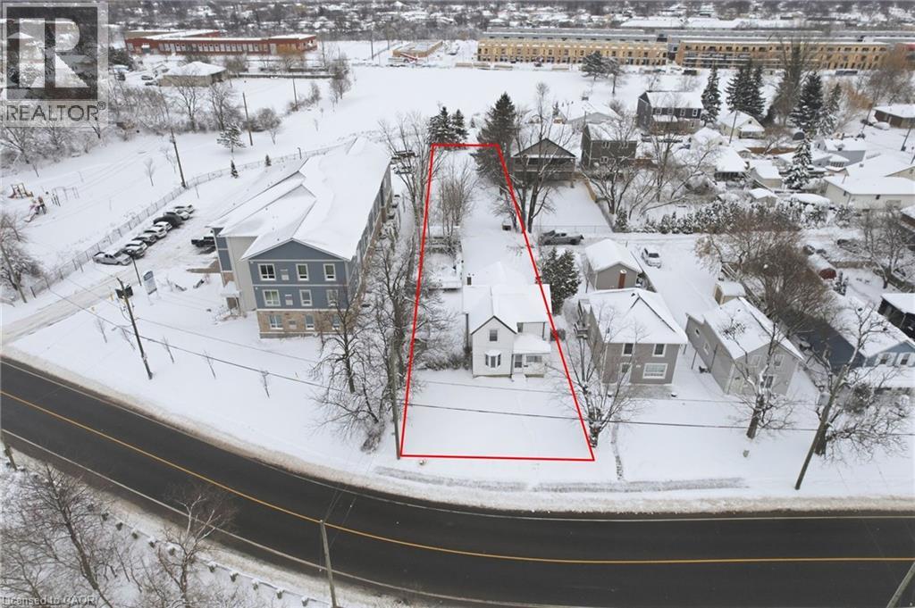 170 Oakdale Avenue, St. Catharines, Ontario  L2P 2K9 - Photo 2 - 40798740