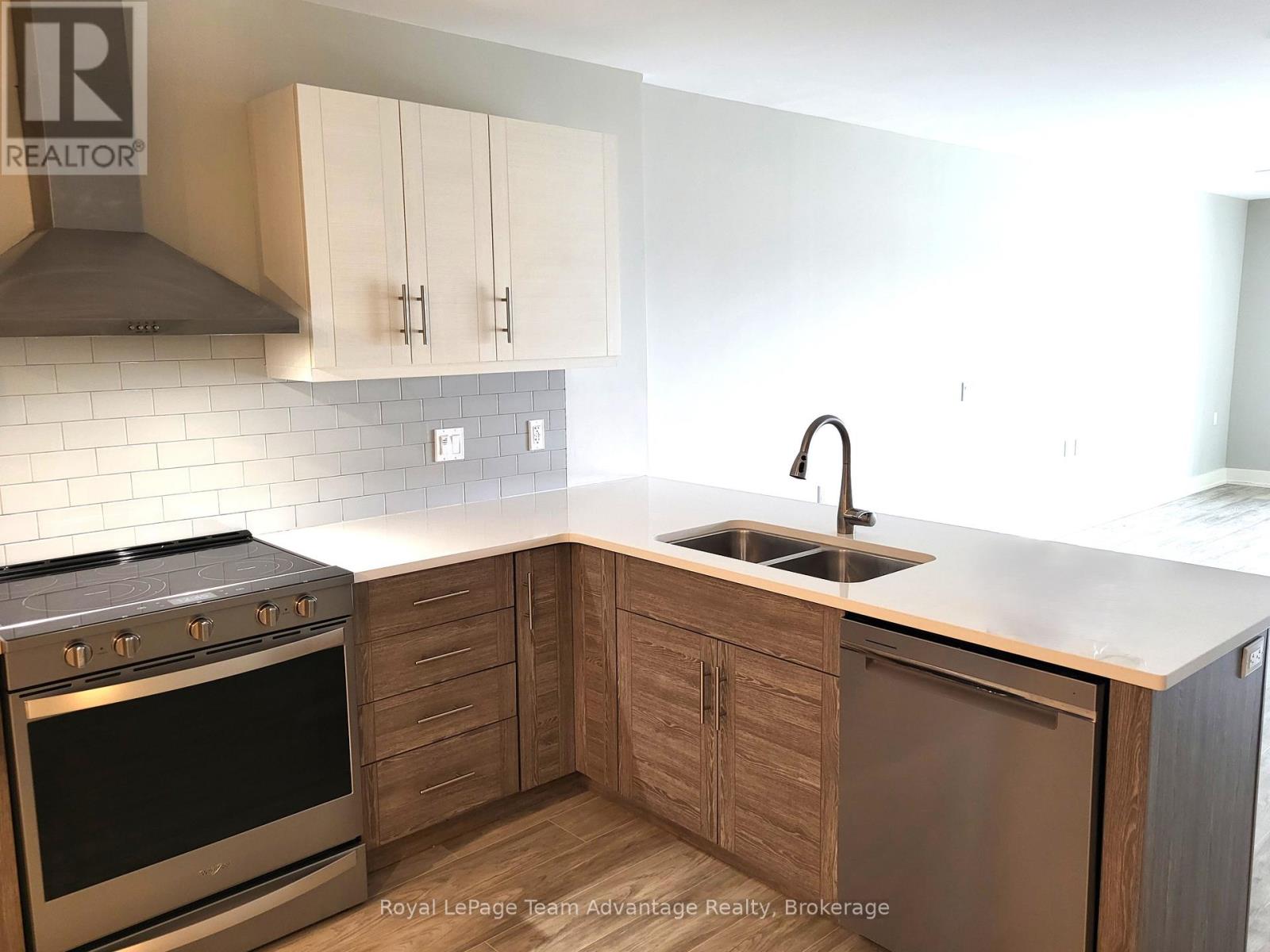 A102 - 20 Salt Dock Road, Parry Sound, Ontario  P2A 0E7 - Photo 3 - X12704886