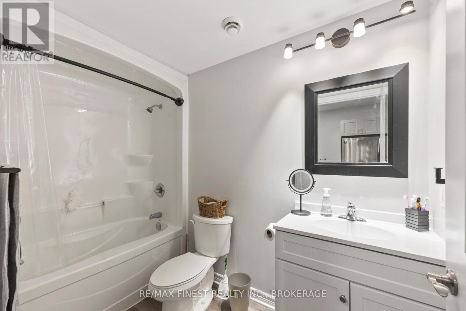 1383 Woodfield Crescent, Kingston, Ontario  K7P 0T4 - Photo 19 - X12704904