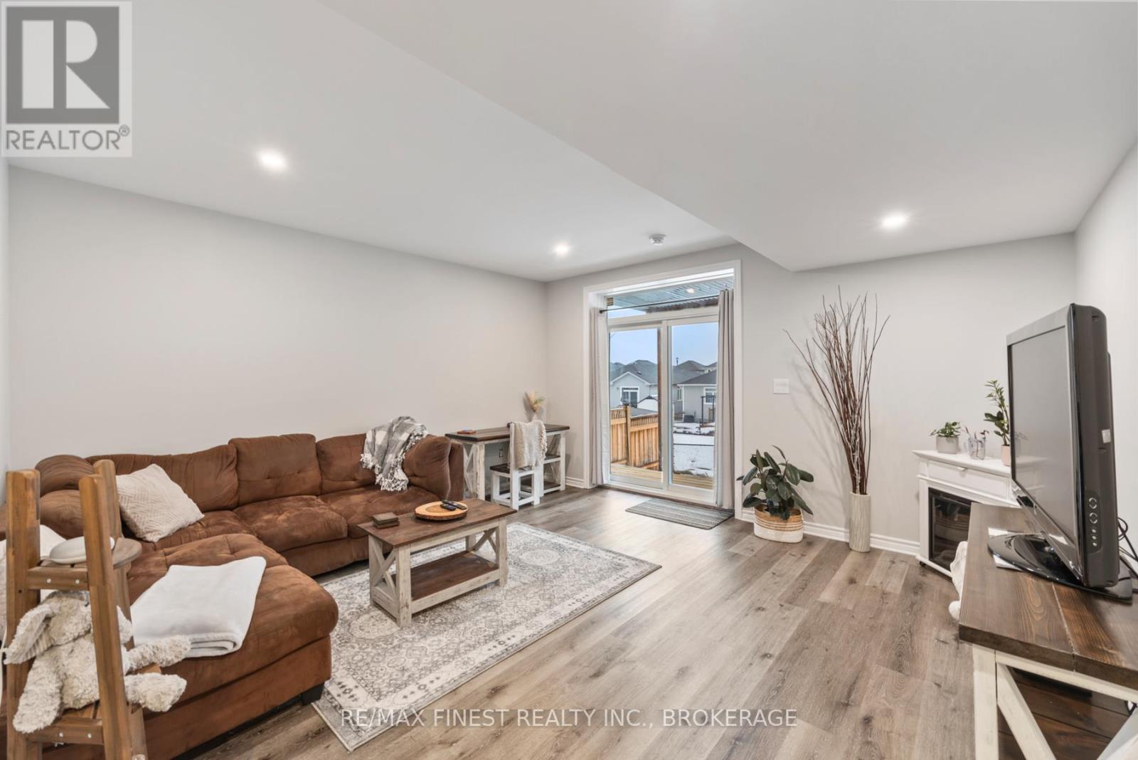 1383 Woodfield Crescent, Kingston, Ontario  K7P 0T4 - Photo 25 - X12704904