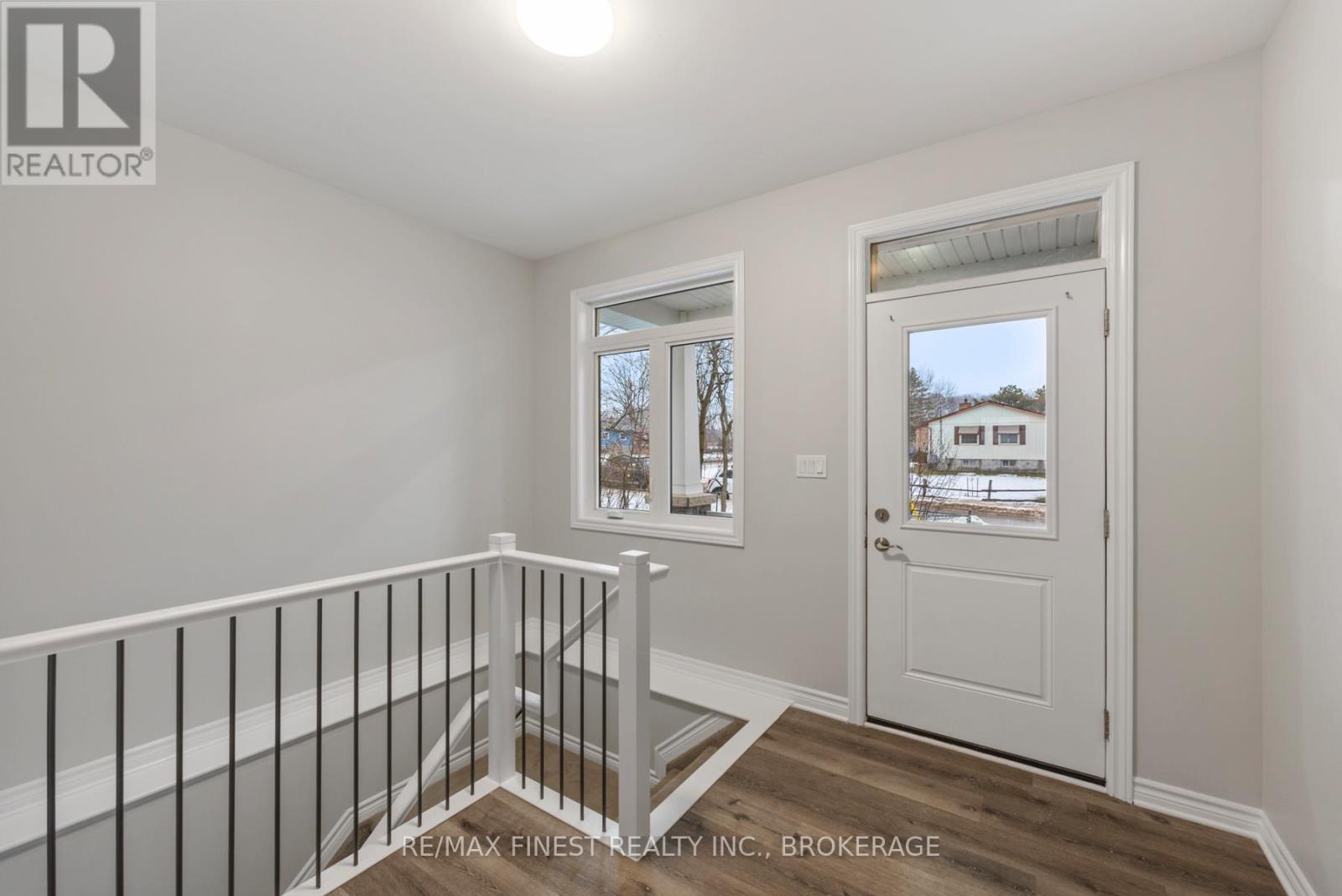 1383 Woodfield Crescent, Kingston, Ontario  K7P 0T4 - Photo 3 - X12704904