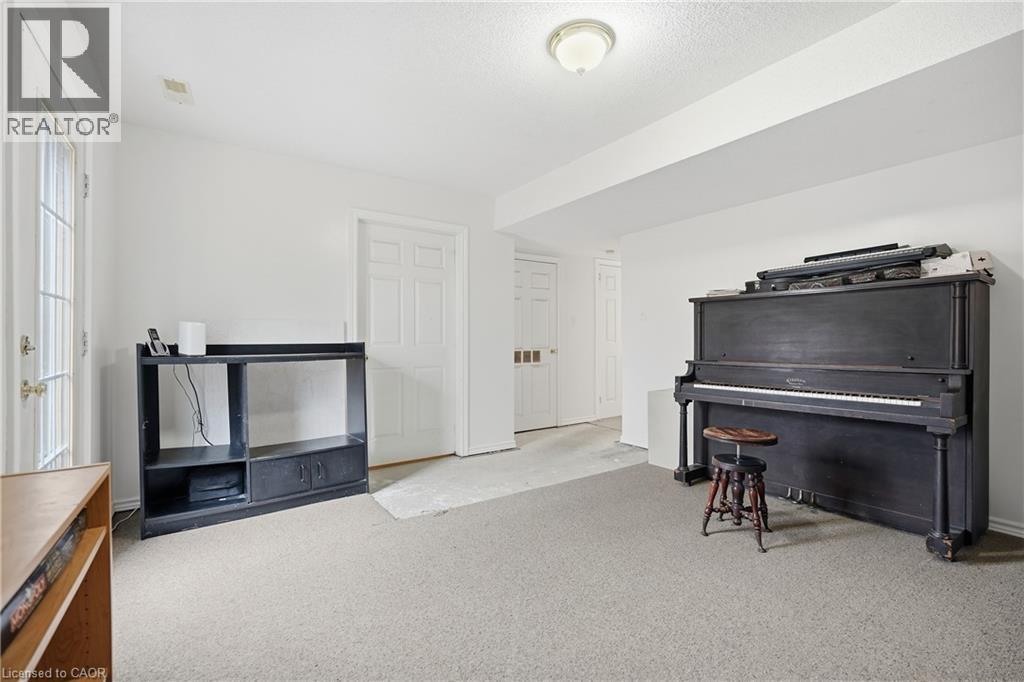 47 Walnut Street, Brantford, Ontario  N3T 1H1 - Photo 4 - 40799214