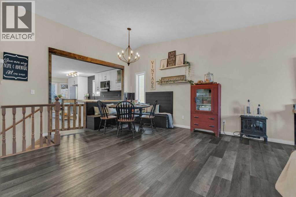 63 Duston Street, Red Deer, Alberta  T4R 2L6 - Photo 4 - A2276573