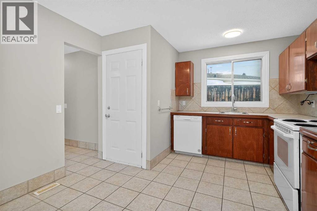 34 Marbank Place Ne, Calgary, Alberta  T2A 4H5 - Photo 10 - A2278204