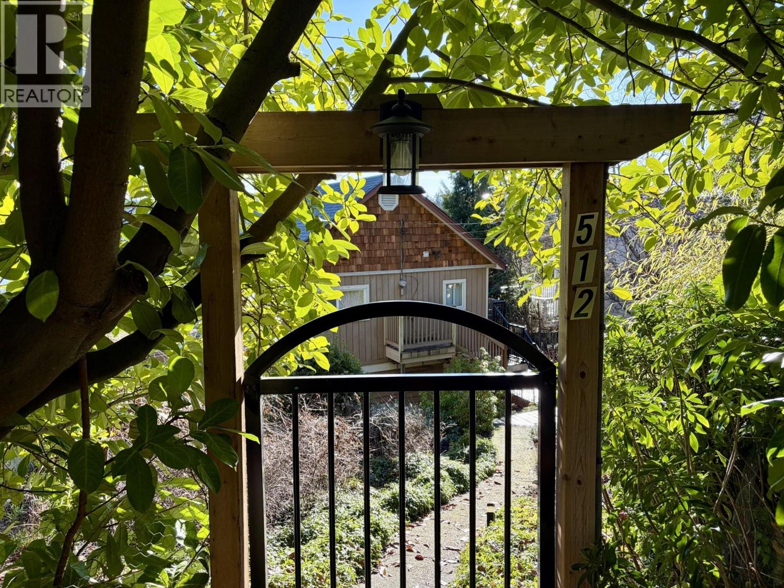 512 S FLETCHER ROAD, Gibsons, British Columbia