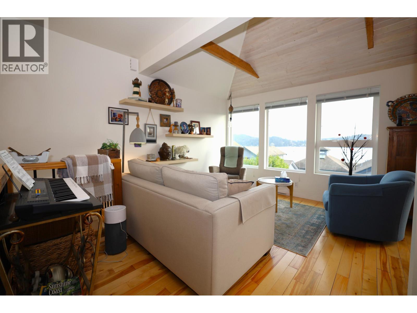 512 S Fletcher Road, Gibsons, British Columbia  V0N 1V9 - Photo 9 - R3080340