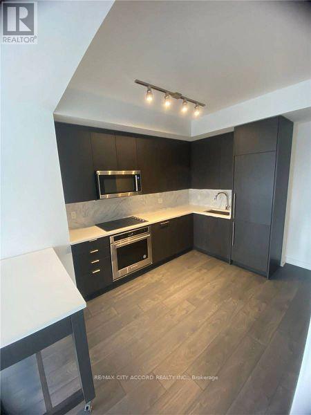 2013 - 38 Lannuzzi Street, Toronto, Ontario  M5V 0S2 - Photo 6 - C12704906