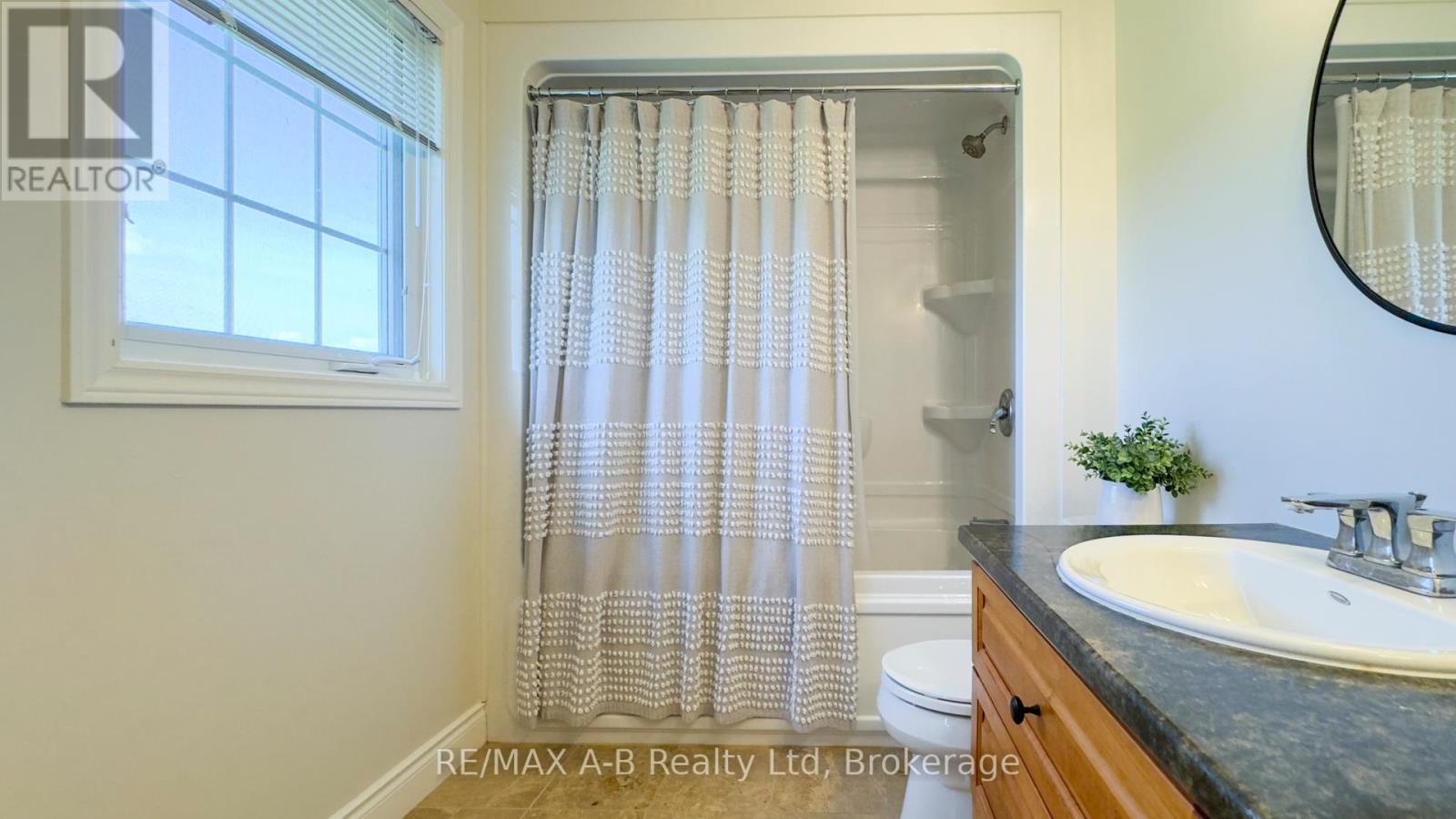 77 Guest Court, St. Marys, Ontario N4X 1E5 - Photo 28 - X12379702