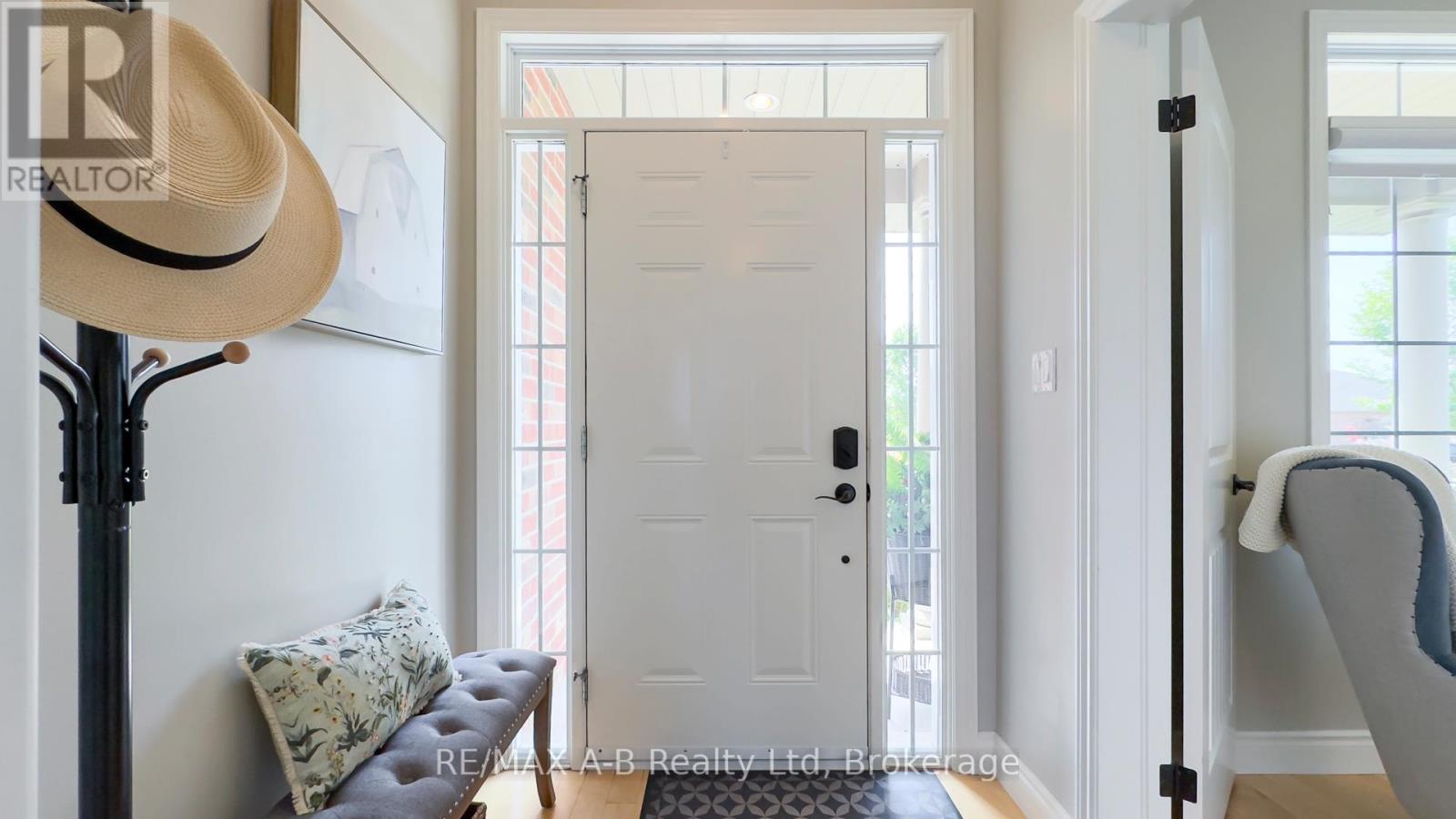 77 Guest Court, St. Marys, Ontario N4X 1E5 - Photo 3 - X12379702