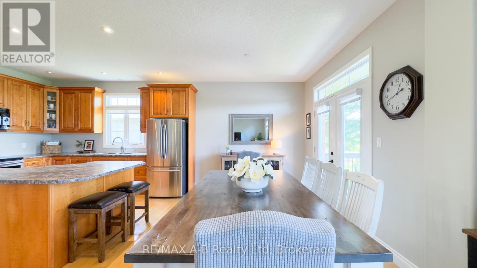 77 Guest Court, St. Marys, Ontario N4X 1E5 - Photo 9 - X12379702