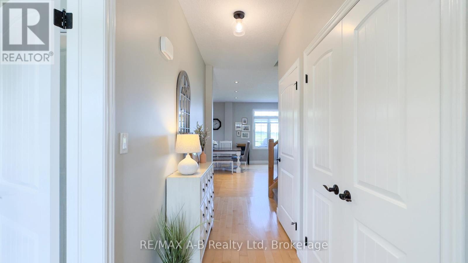 77 Guest Court, St. Marys, Ontario N4X 1E5 - Photo 6 - X12379702