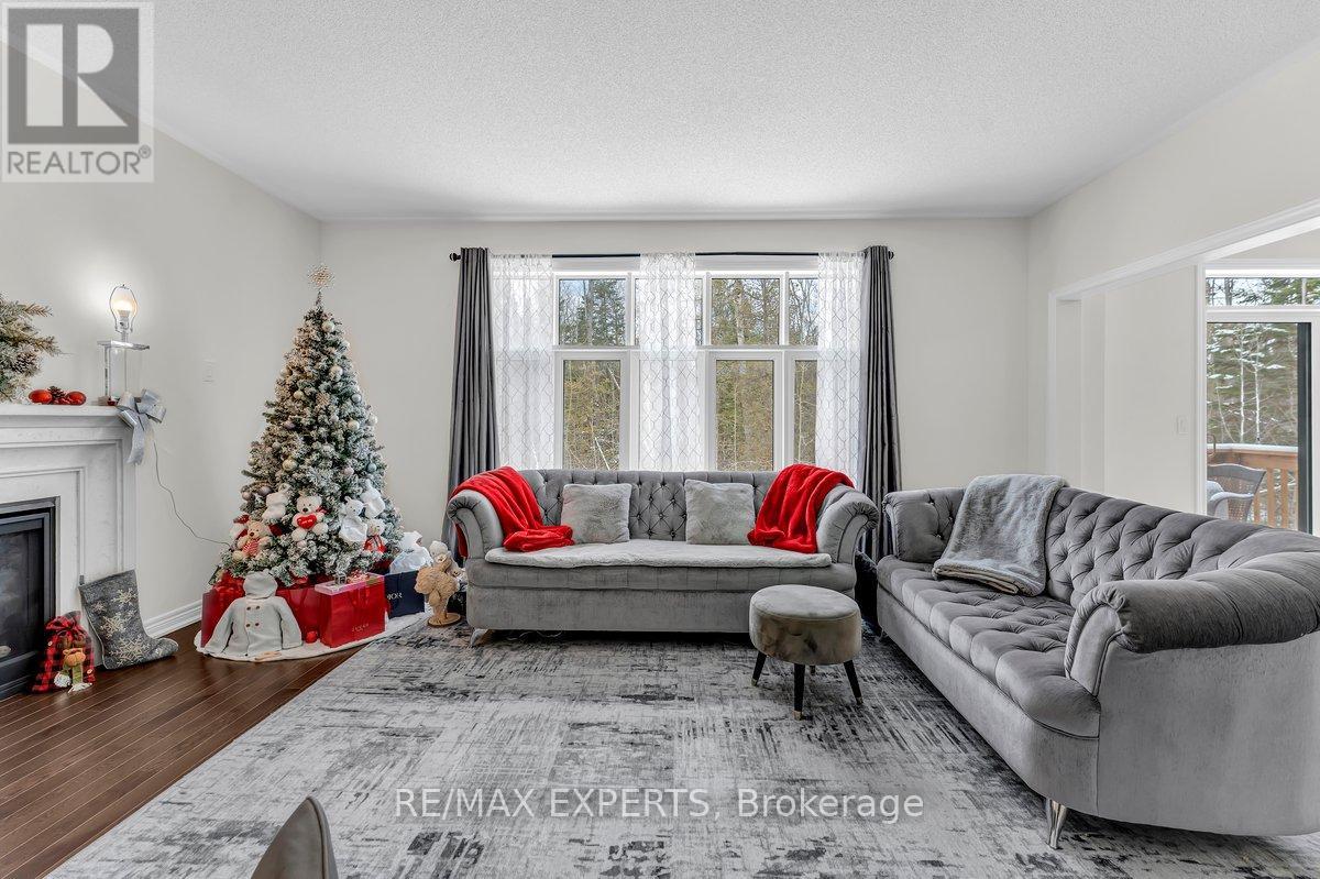 1438 Davis Loop, Innisfil, Ontario  L0L 1W0 - Photo 10 - N12704938