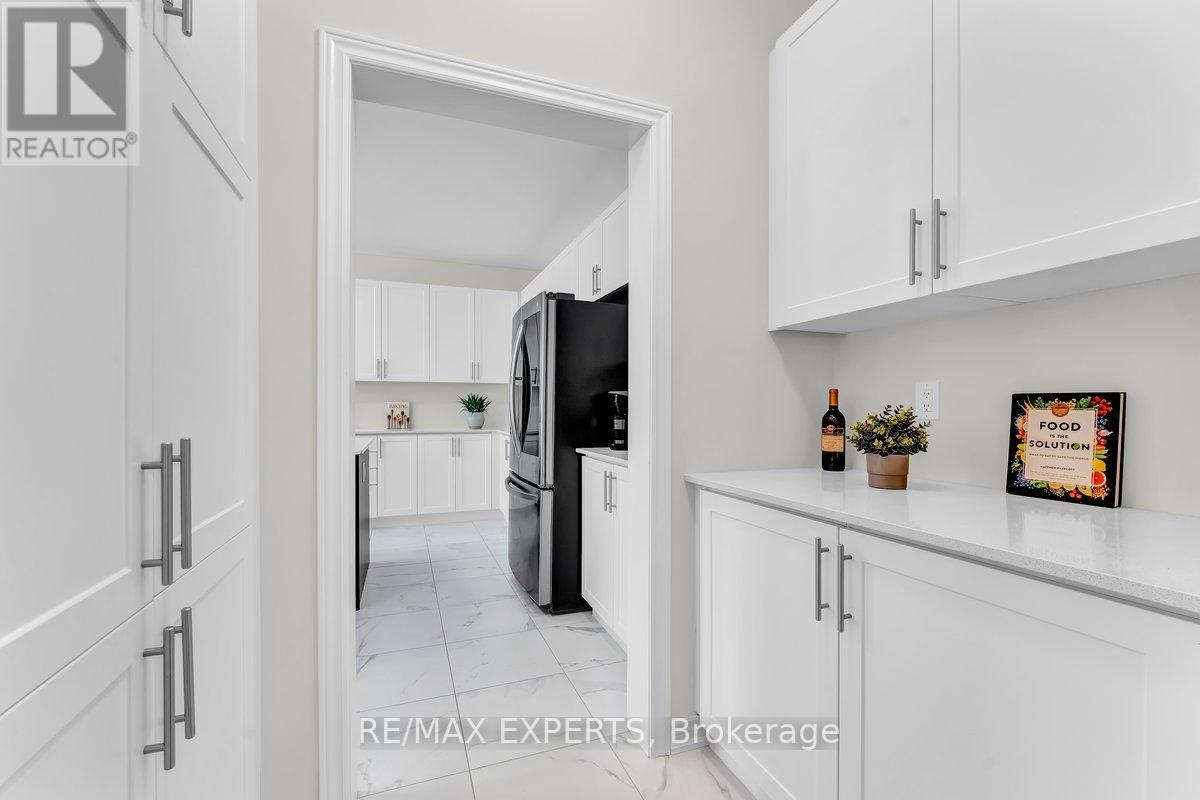 1438 Davis Loop, Innisfil, Ontario  L0L 1W0 - Photo 15 - N12704938