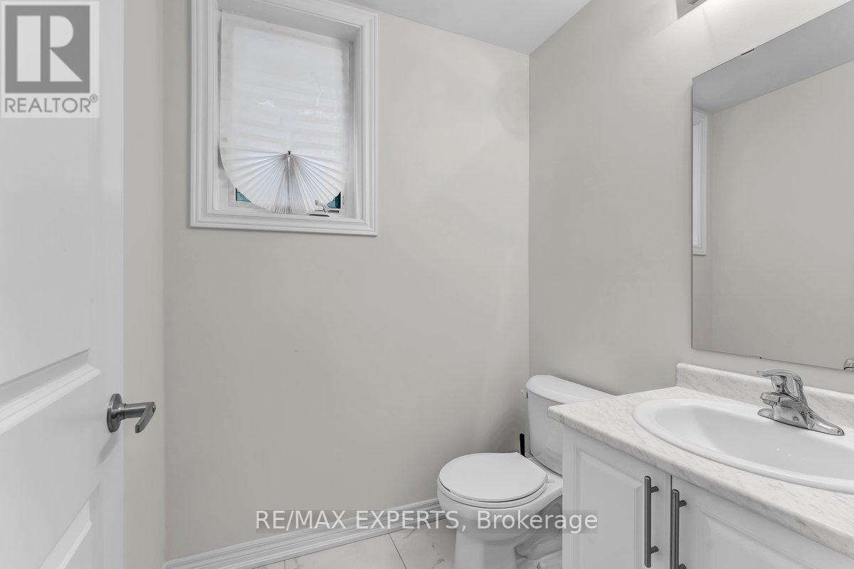 1438 Davis Loop, Innisfil, Ontario  L0L 1W0 - Photo 16 - N12704938