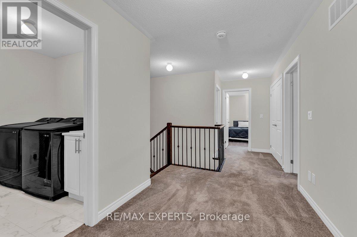 1438 Davis Loop, Innisfil, Ontario  L0L 1W0 - Photo 17 - N12704938