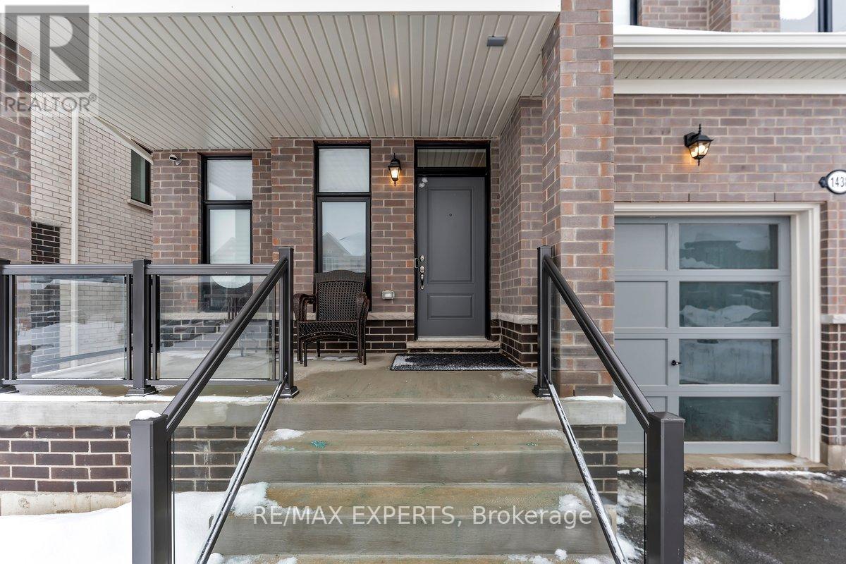 1438 Davis Loop, Innisfil, Ontario  L0L 1W0 - Photo 3 - N12704938