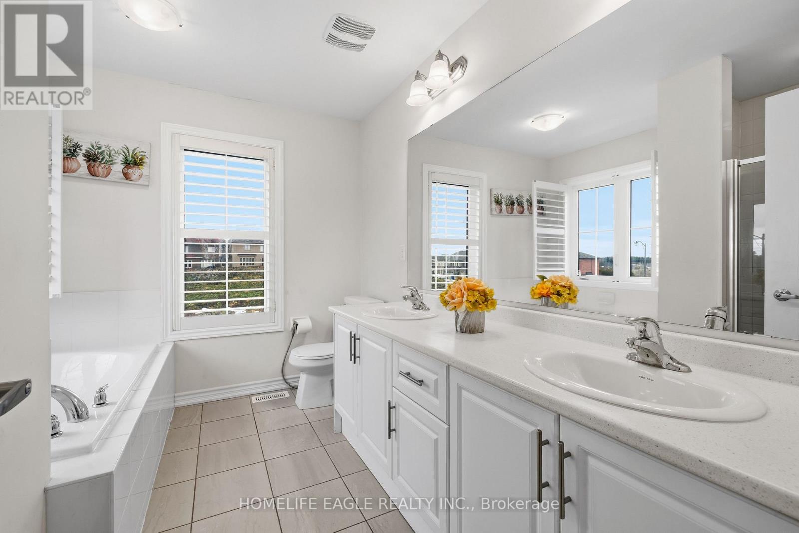 20 Viola Street, East Gwillimbury, Ontario  L9N 0T6 - Photo 11 - N12700698