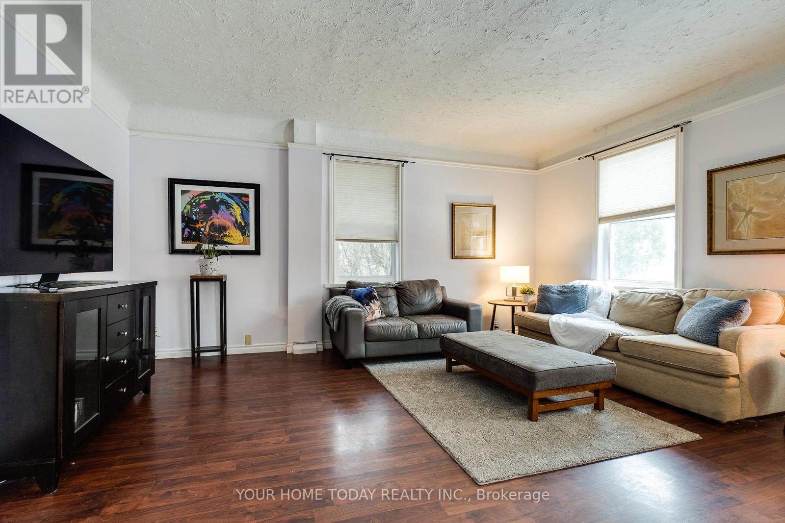 10 Knox Street, Halton Hills, Ontario  L7J 1C7 - Photo 10 - W12696186