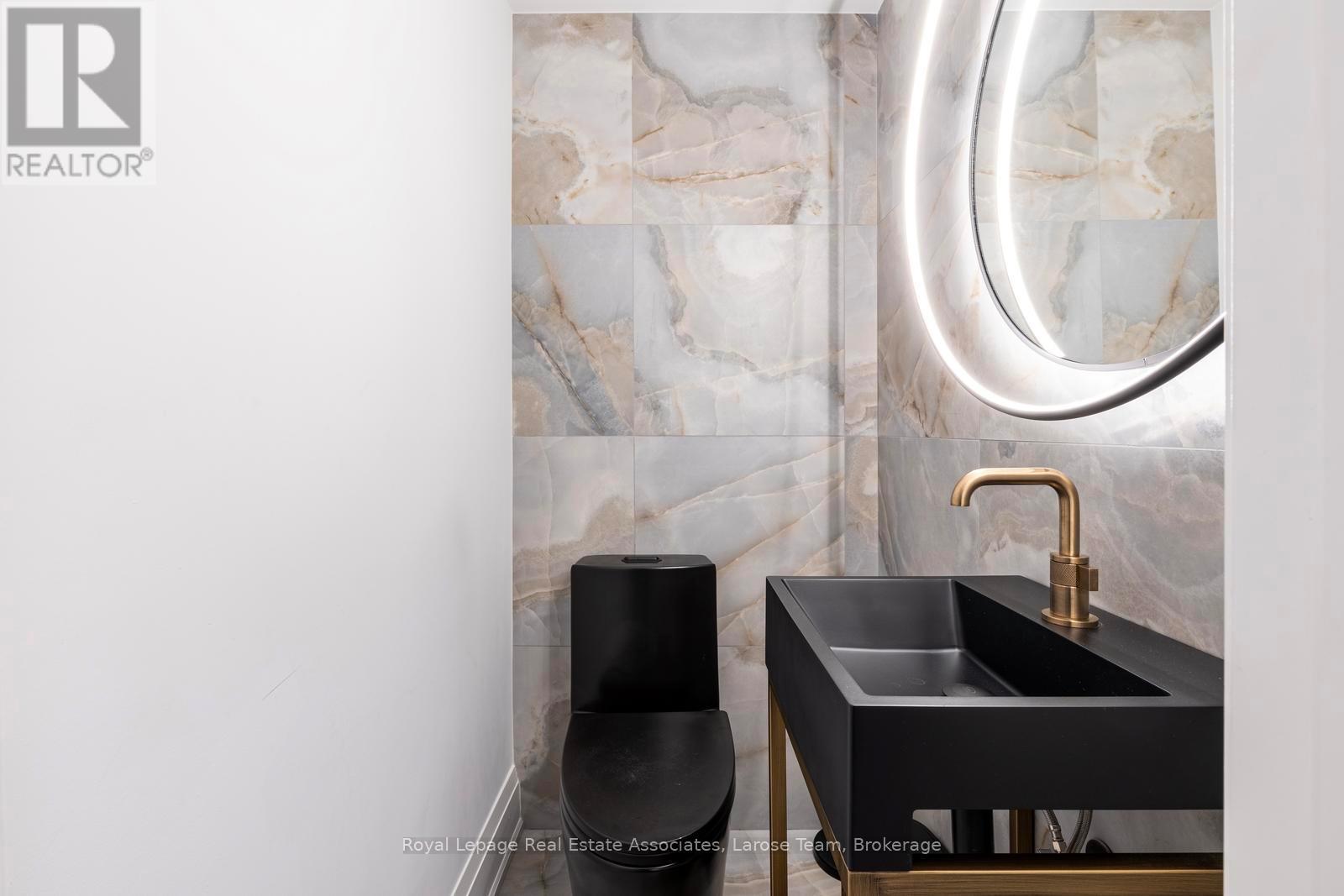 24 - 10 Lunar Crescent, Mississauga, Ontario  L5M 2P6 - Photo 26 - W12697076