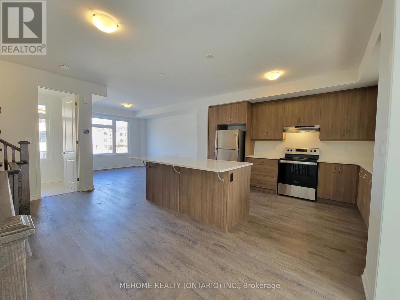 186 Keppel Circle, Brampton, Ontario  L7A 0B6 - Photo 4 - W12704926