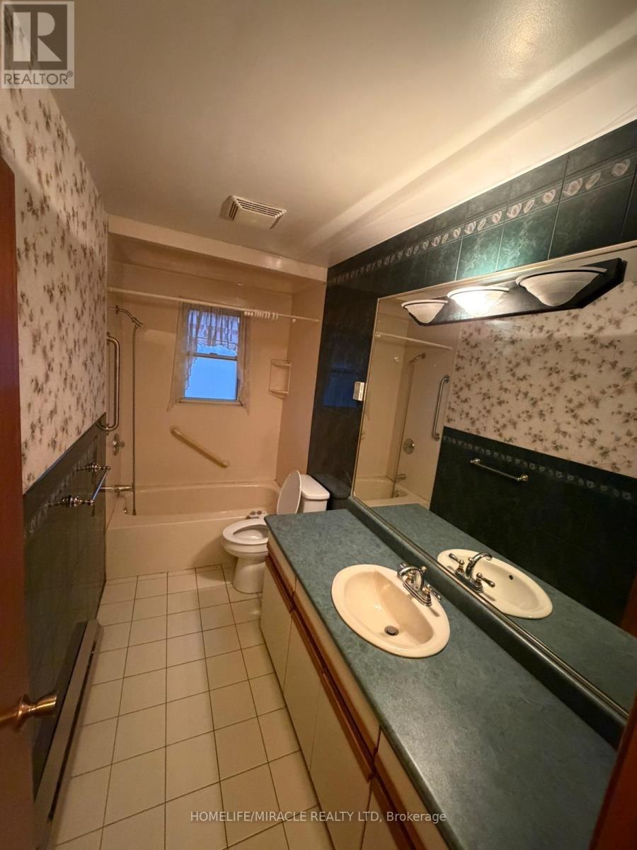 2637 Embleton Road, Brampton, Ontario  L6Y 0E8 - Photo 16 - W12704958