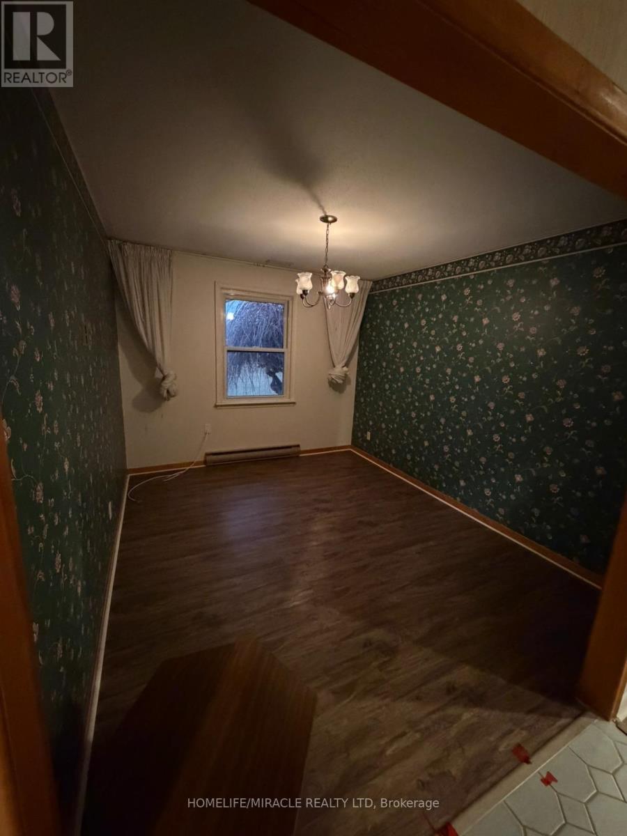 2637 Embleton Road, Brampton, Ontario  L6Y 0E8 - Photo 2 - W12704958