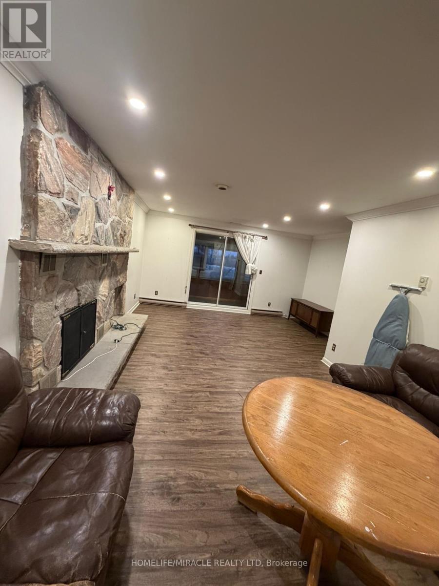 2637 Embleton Road, Brampton, Ontario  L6Y 0E8 - Photo 7 - W12704958