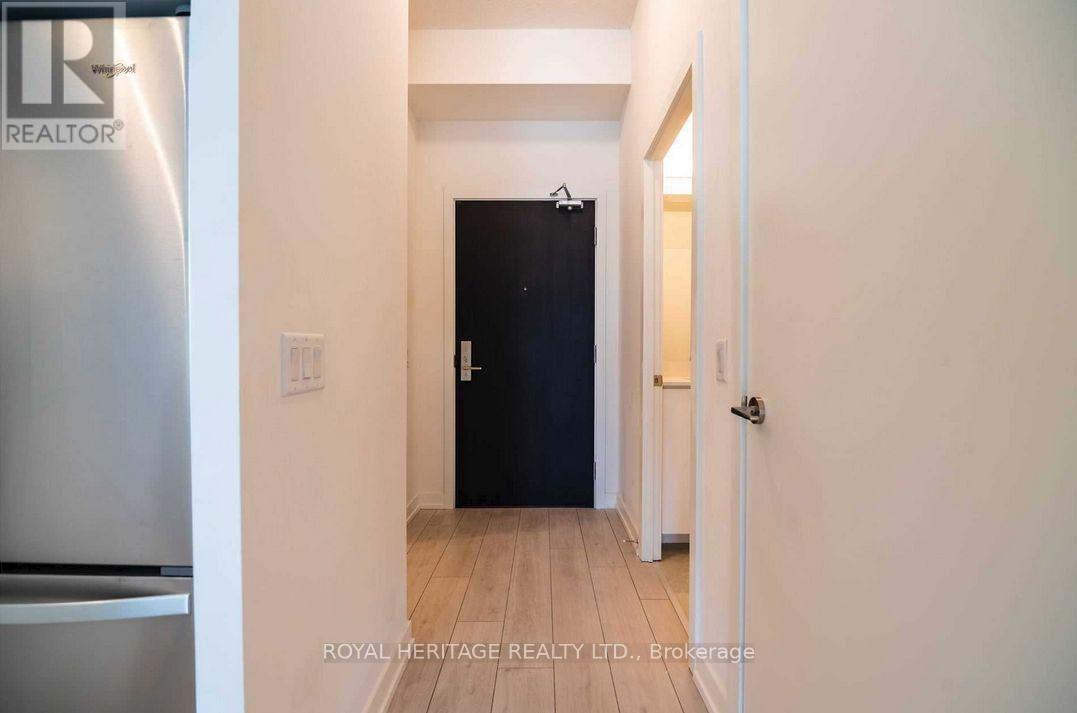 213 - 55 Duke Street W, Kitchener, Ontario  N2H 0C9 - Photo 2 - X12704942