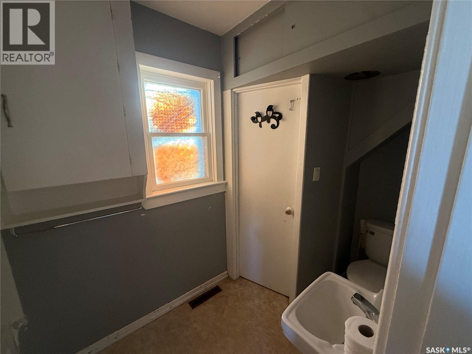 421 3rd Avenue E, Assiniboia, Saskatchewan  S0H 0B0 - Photo 10 - SK026970