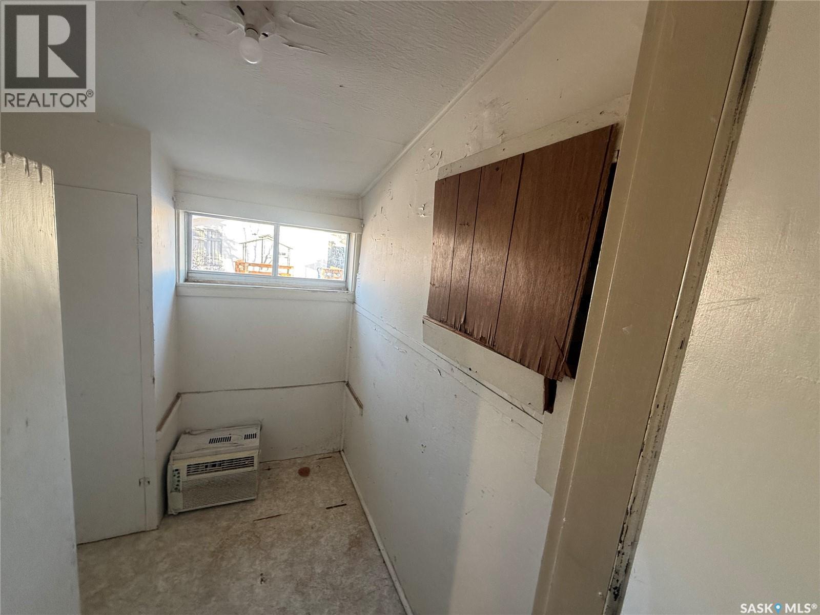 421 3rd Avenue E, Assiniboia, Saskatchewan  S0H 0B0 - Photo 11 - SK026970