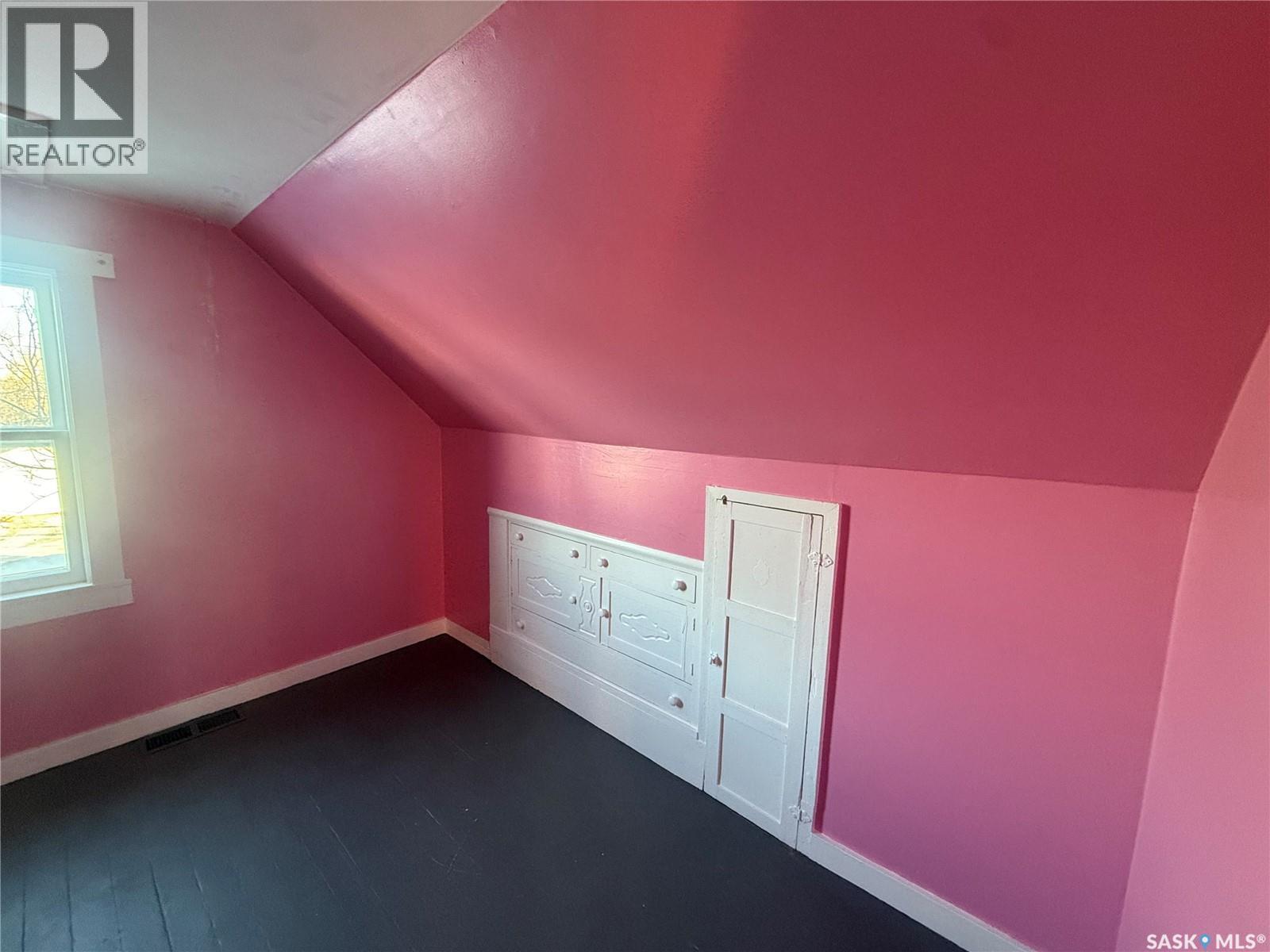 421 3rd Avenue E, Assiniboia, Saskatchewan  S0H 0B0 - Photo 12 - SK026970