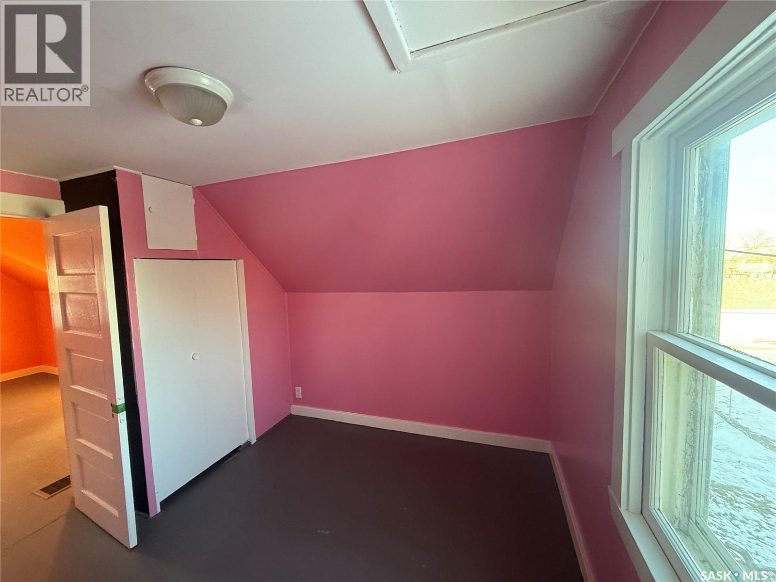 421 3rd Avenue E, Assiniboia, Saskatchewan  S0H 0B0 - Photo 13 - SK026970