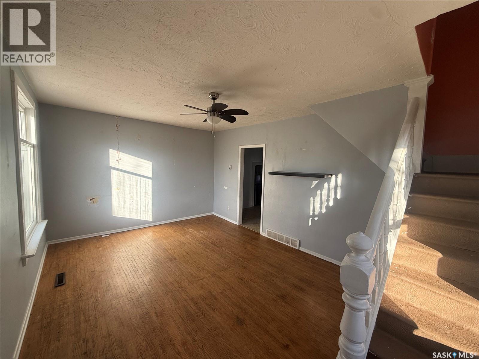 421 3rd Avenue E, Assiniboia, Saskatchewan  S0H 0B0 - Photo 6 - SK026970