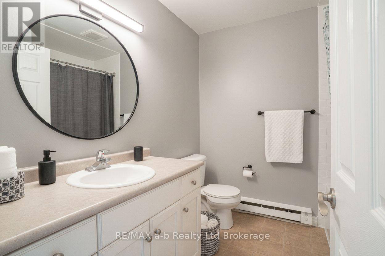 4 - 10 Dufferin Street, Norwich, Ontario  N0J 1P0 - Photo 11 - X12705076