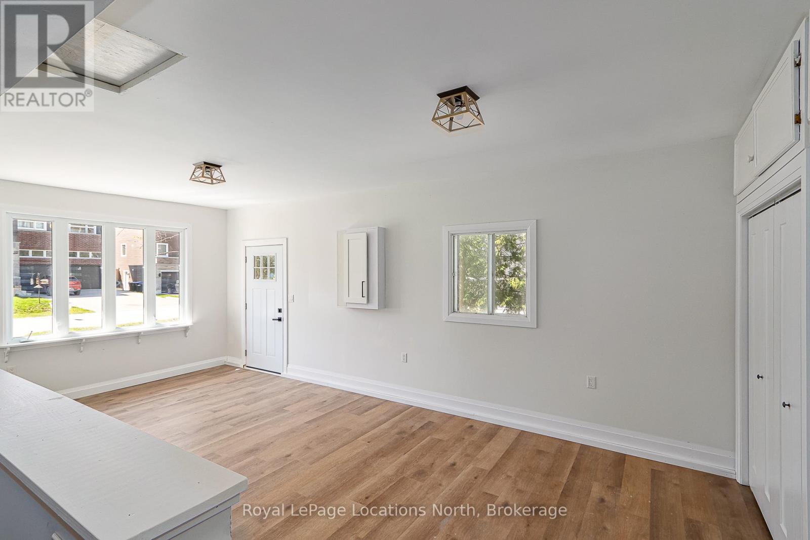 11 Lisbon Court, Wasaga Beach, Ontario  L9Z 1L2 - Photo 17 - S12705092